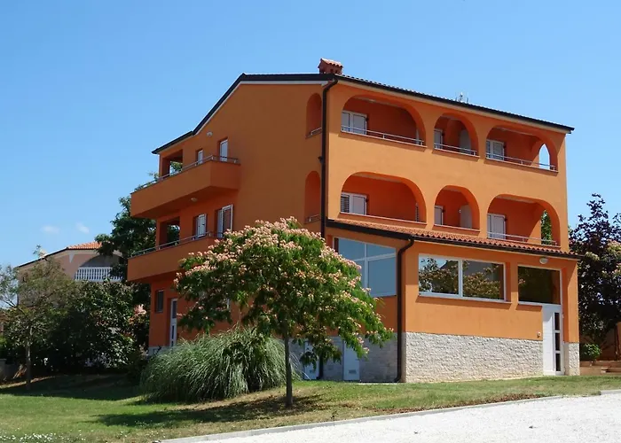 Apartments Orange Medulin