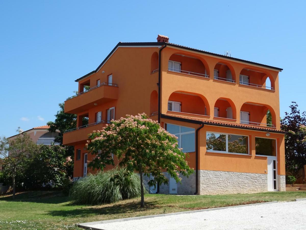 Apartment Orange